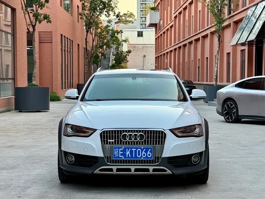 Audi A4 (Import) — миниатюра 2