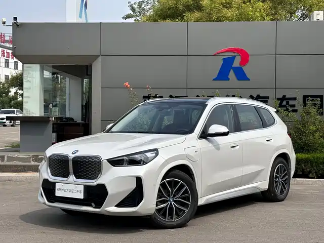 BMW  IX1 2024