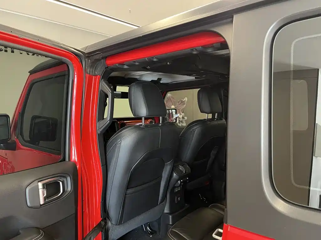 Jeep Wrangler — миниатюра 24