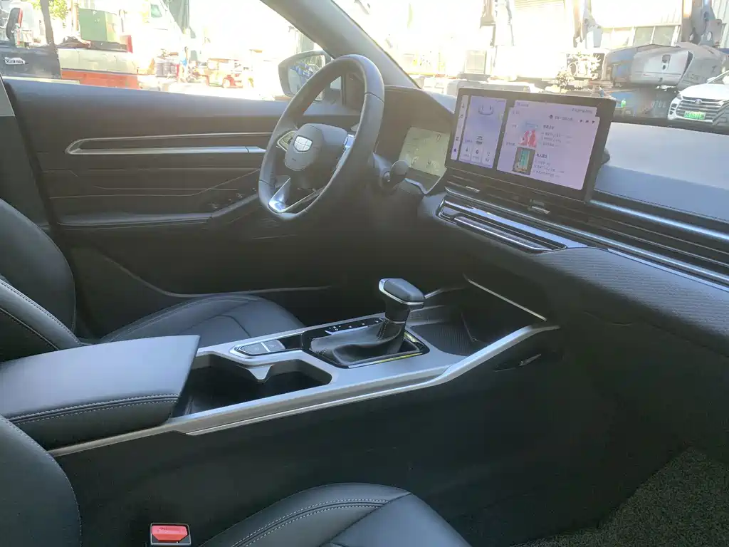 Geely Emgrand — миниатюра 9