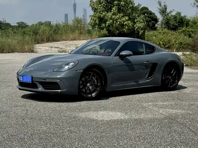 PORSCHE 718