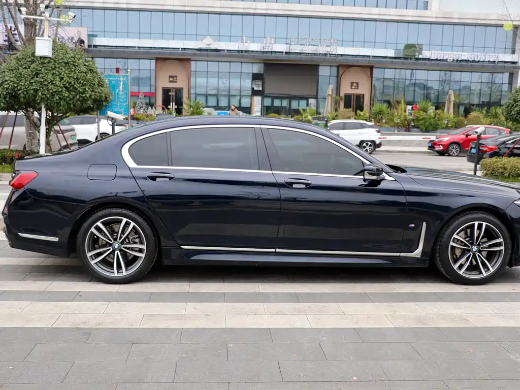 BMW 7 SERIES