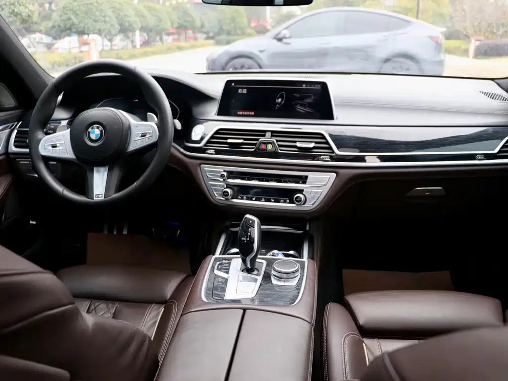 BMW 7 SERIES