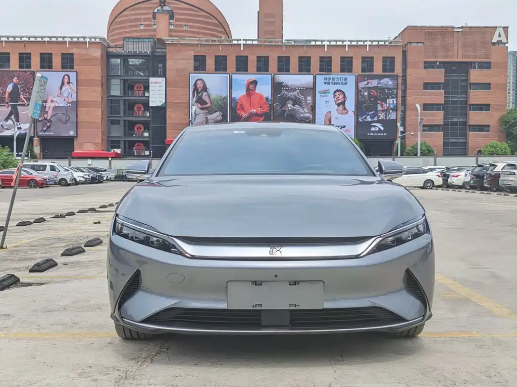 BYD Han — миниатюра 2
