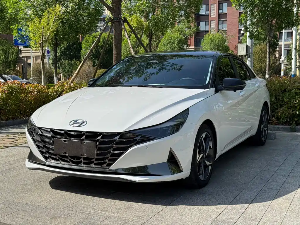 Hyundai Elantra 2022