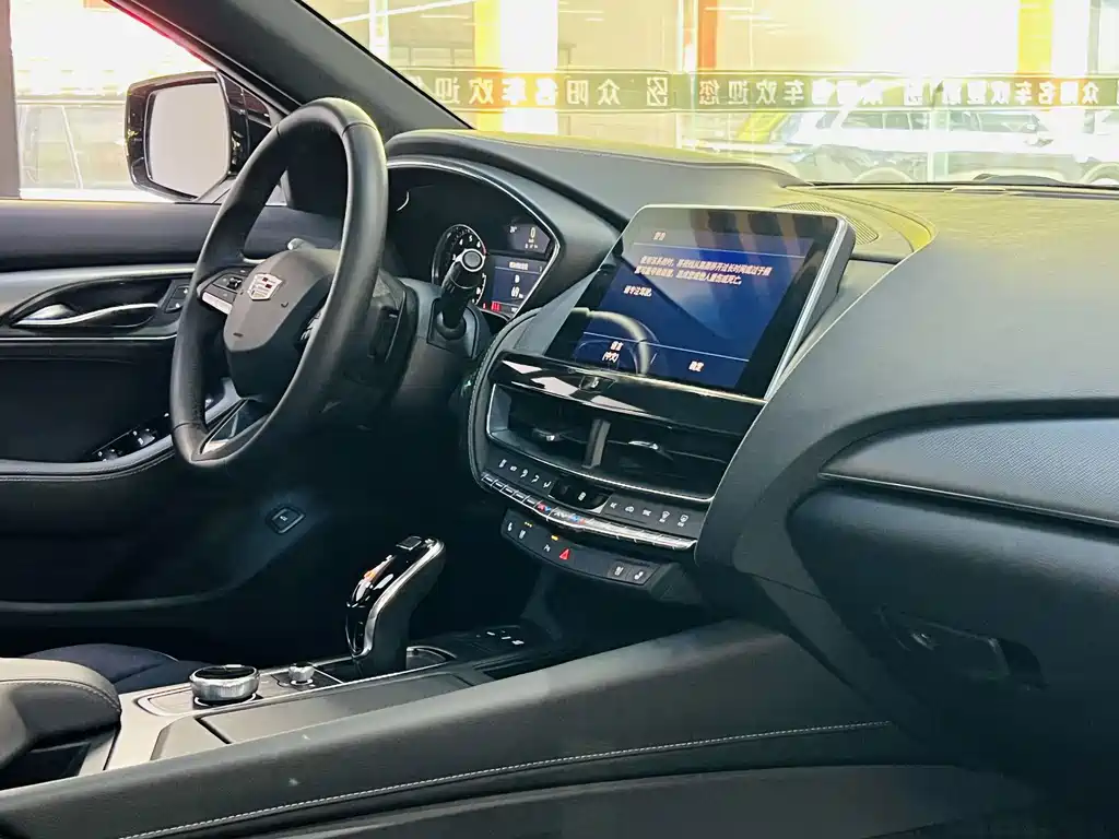 Cadillac CT5 — миниатюра 11