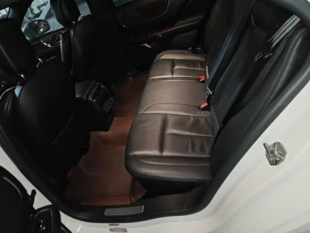 Lincoln Continental — миниатюра 17