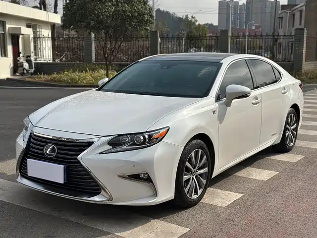lexus es