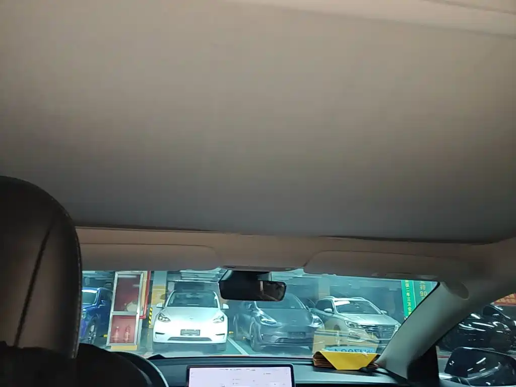 Tesla Model 3 — миниатюра 18