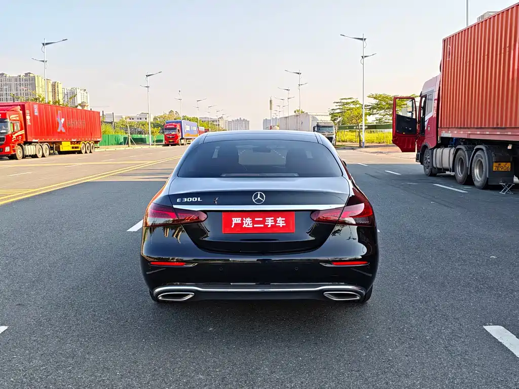 Mercedes-Benz E-Class — миниатюра 6