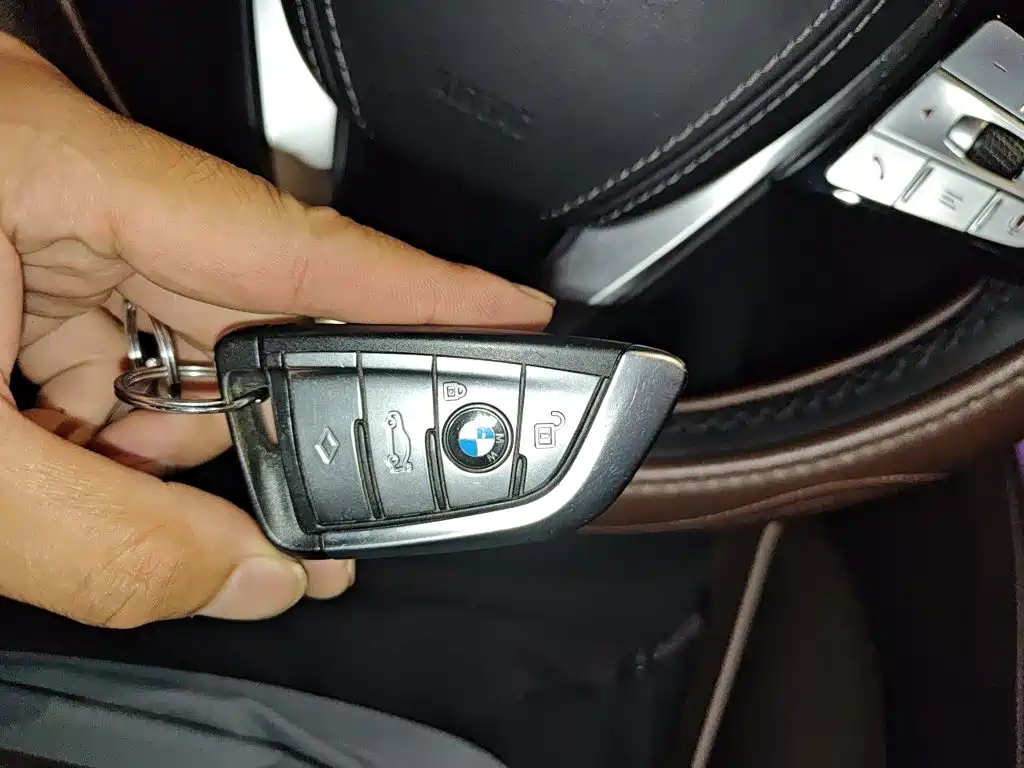 BMW 5 Series — миниатюра 9