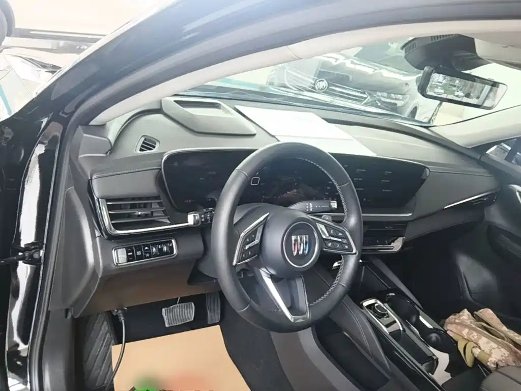 Buick Envision Plus — миниатюра 10