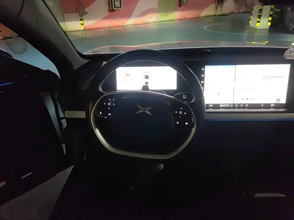 XPeng P7 — миниатюра 11