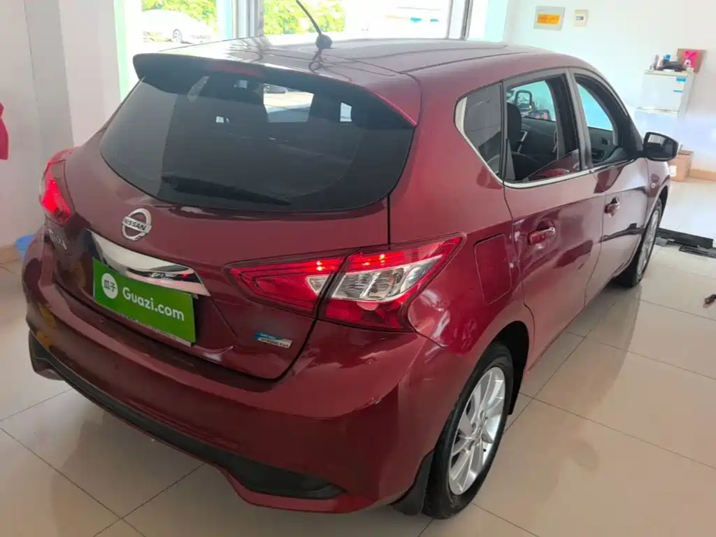 Nissan Tiida — миниатюра 7