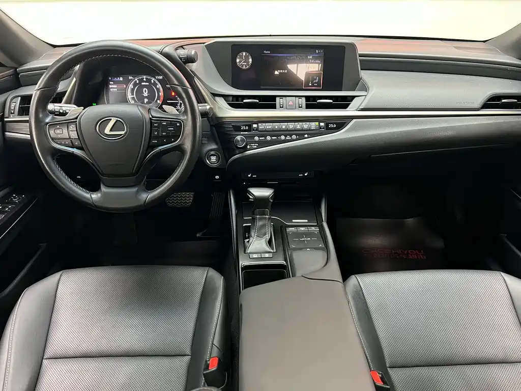 Lexus ES — миниатюра 11