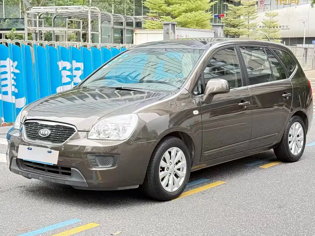 Kia Carens — миниатюра 7
