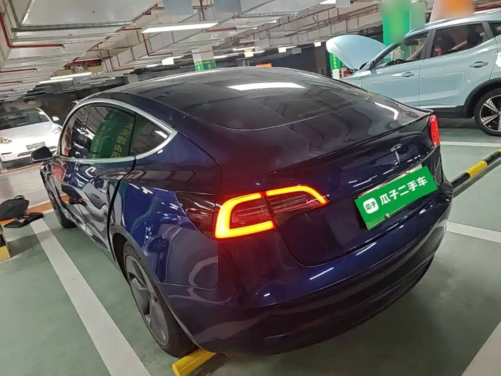 Tesla Model 3 — миниатюра 5