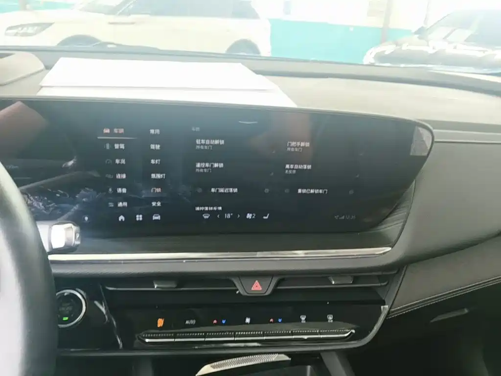Buick Envision Plus — миниатюра 13