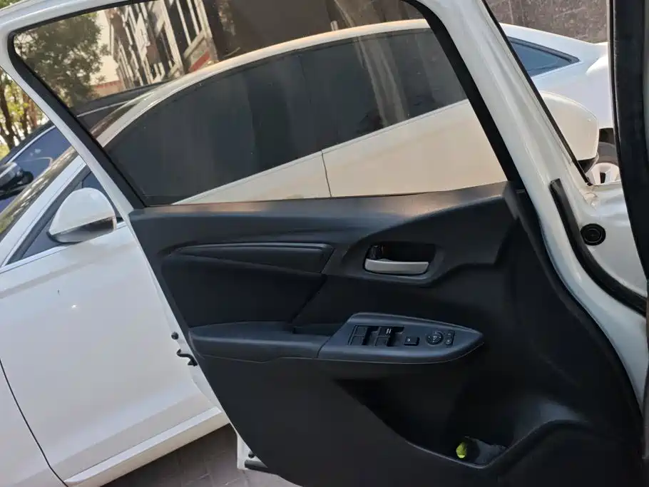 Honda Fit — миниатюра 7