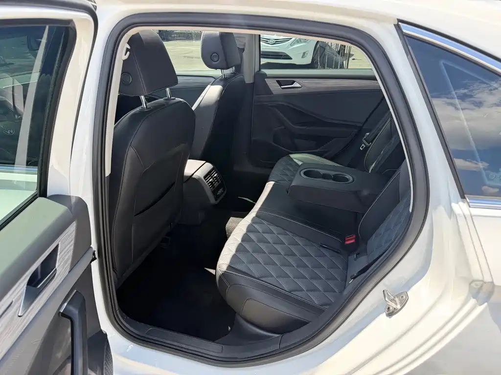 Volkswagen Sagitar — миниатюра 19