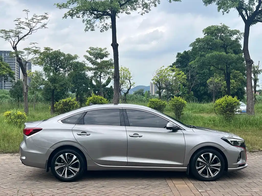 Changan Eado — миниатюра 4