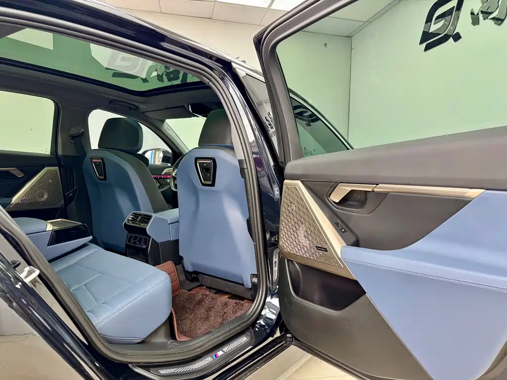 BMW 5 Series — миниатюра 13