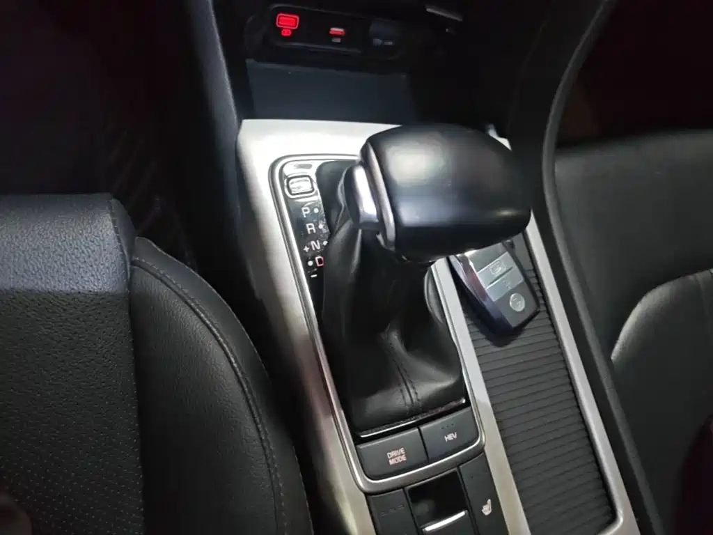 Kia K5 New Energy — миниатюра 14