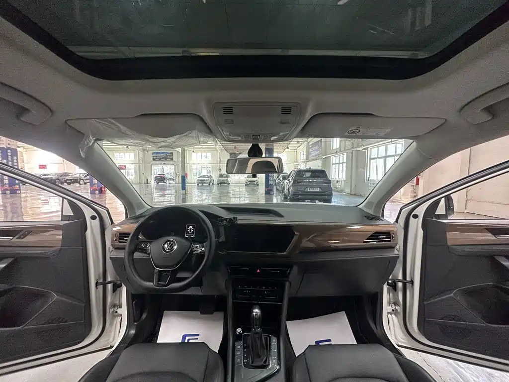 Volkswagen Tharu — миниатюра 10