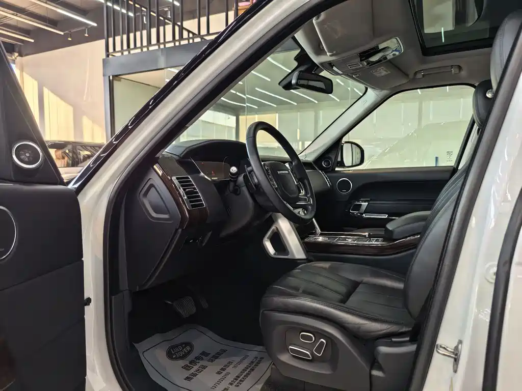Land Rover Range Rover 2013 NA 5.0 V8 Vogue