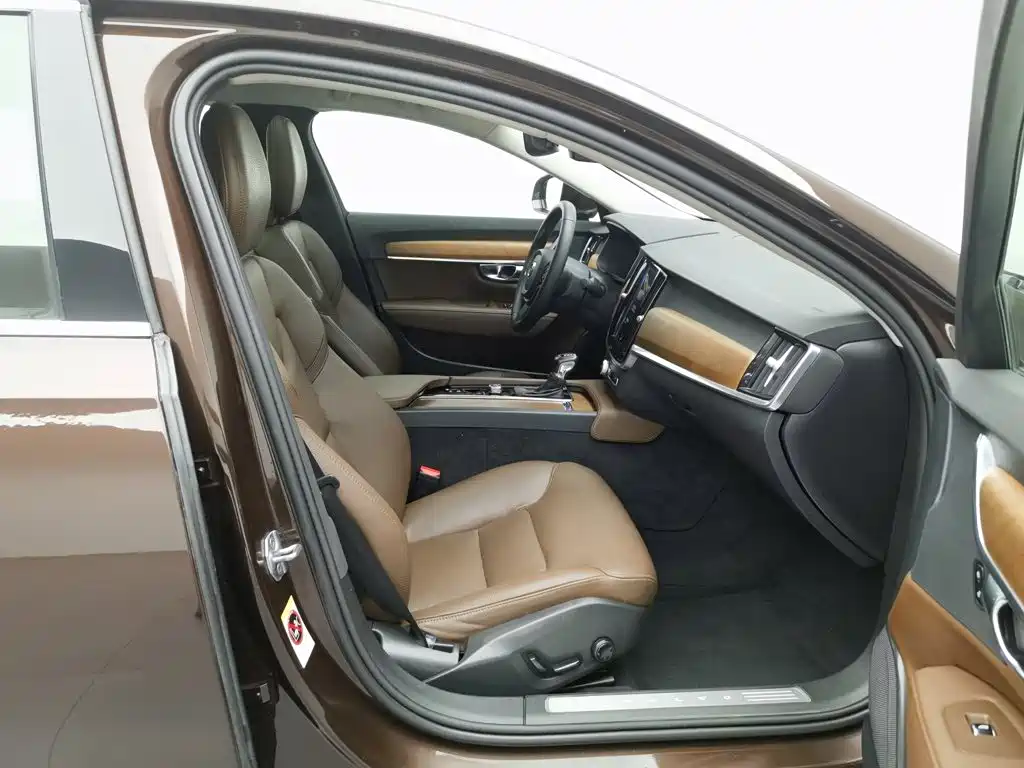 Volvo S90 — миниатюра 23