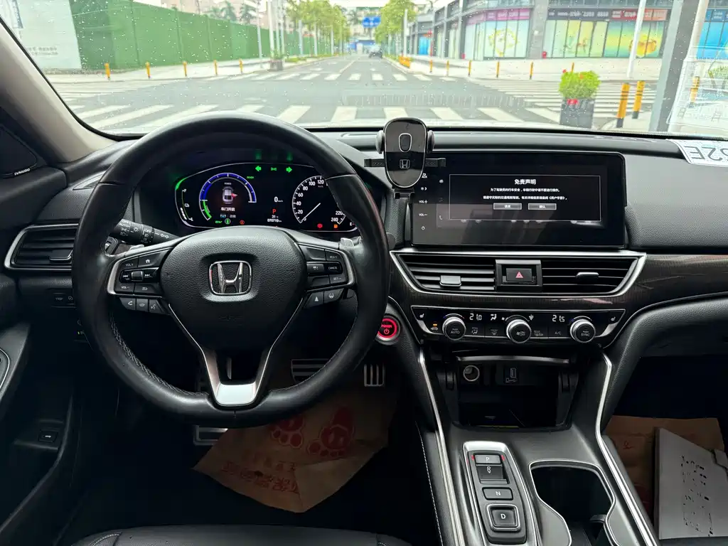 Honda Accord — миниатюра 11