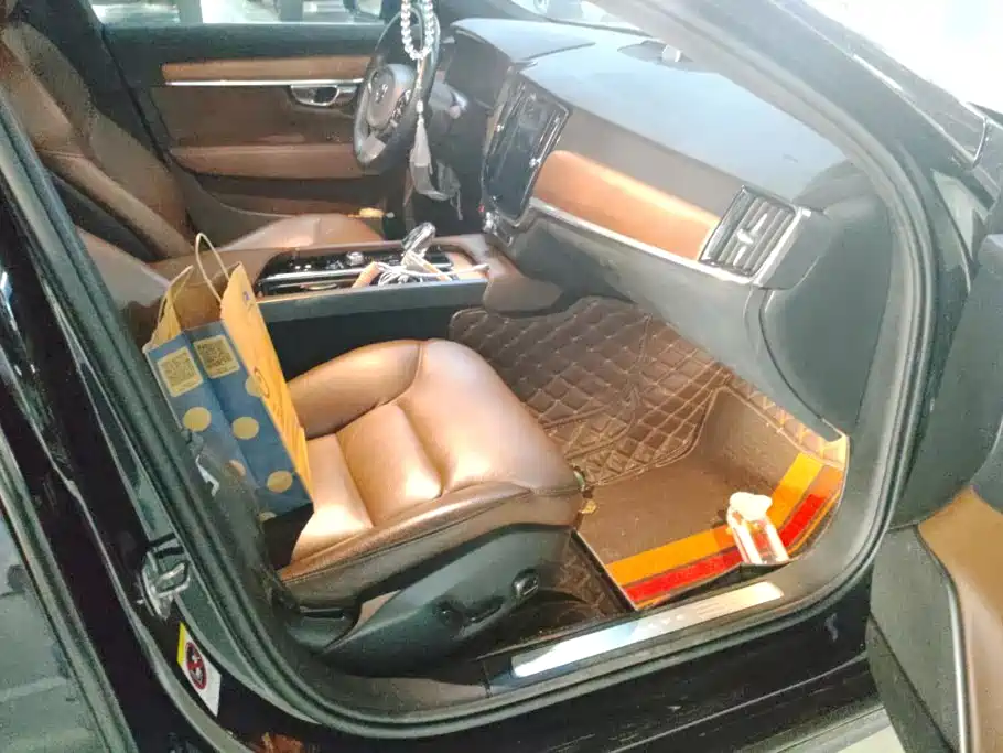Volvo S90 — миниатюра 8