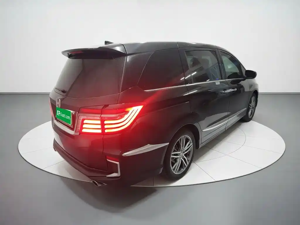 Honda Elysion — миниатюра 6