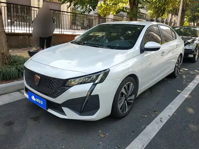 PEUGEOT 408