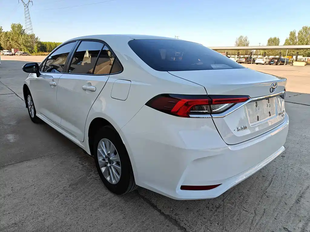 Toyota Corolla — миниатюра 6