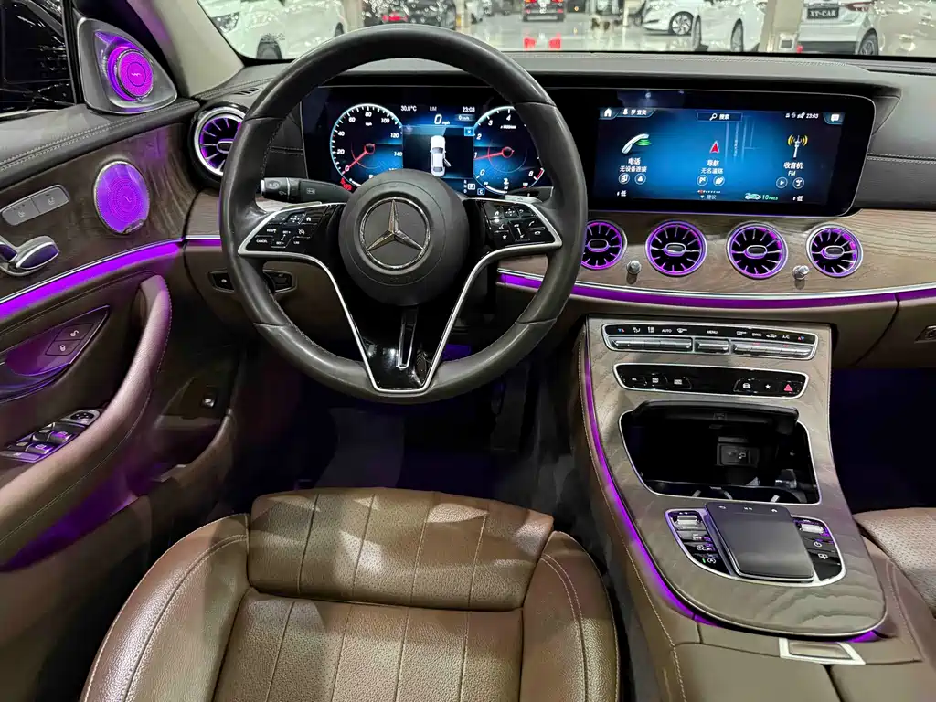 Mercedes-Benz E-Class — миниатюра 17