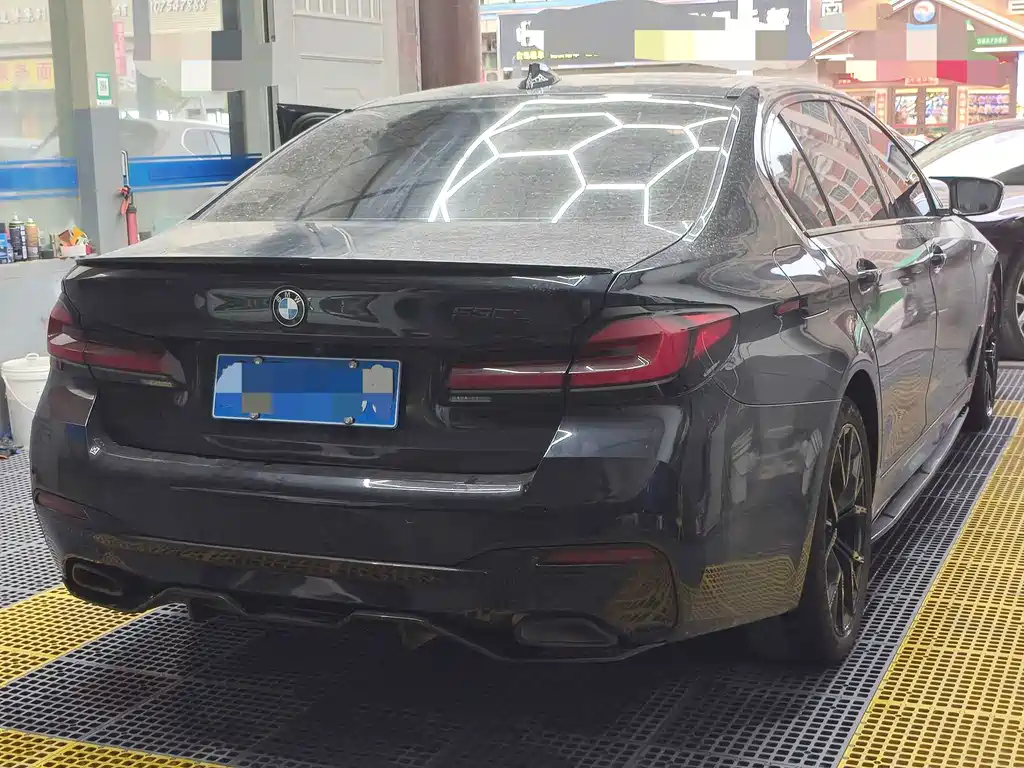 BMW 5 Series — миниатюра 2