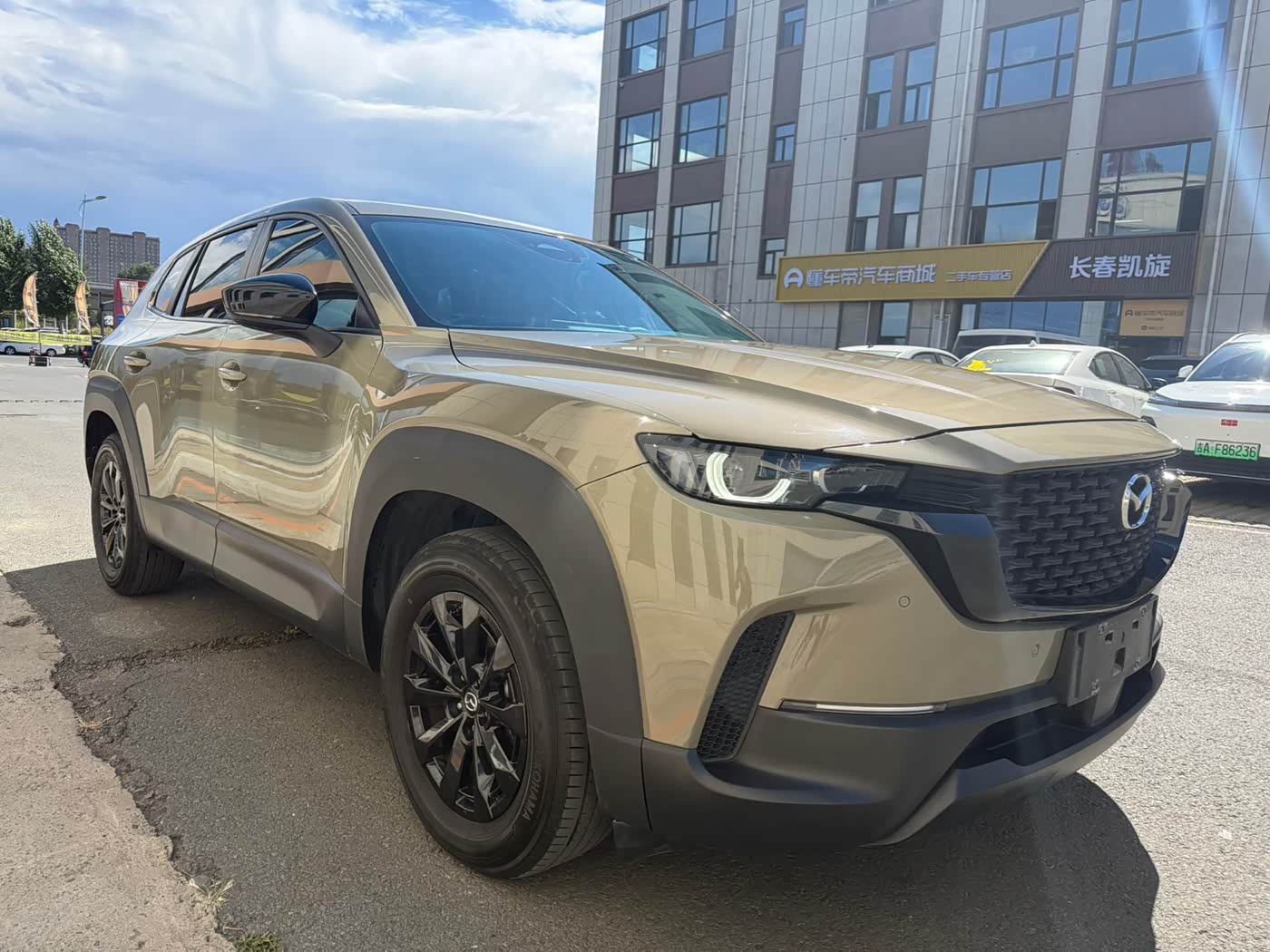 Mazda Mazda CX-50 Xingye 2.0 л 2023 г. шампань/коричневый, пробег 25000 км