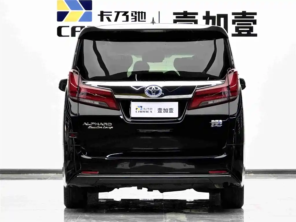 Toyota Alphard — миниатюра 5