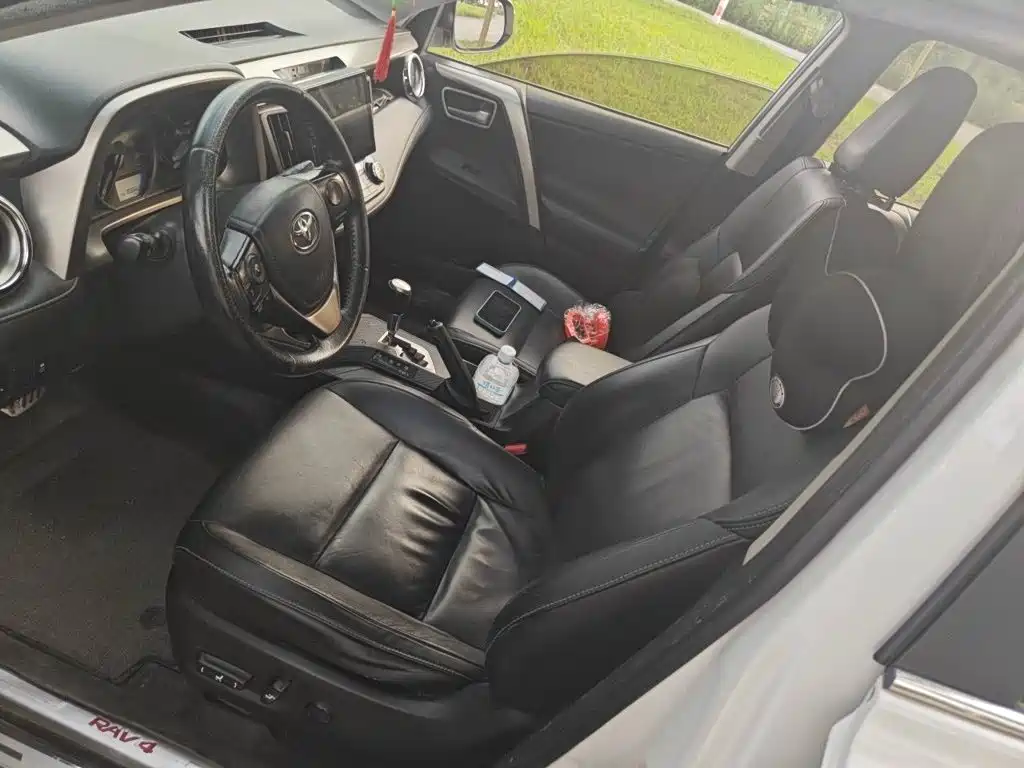 Toyota RAV4 — миниатюра 17