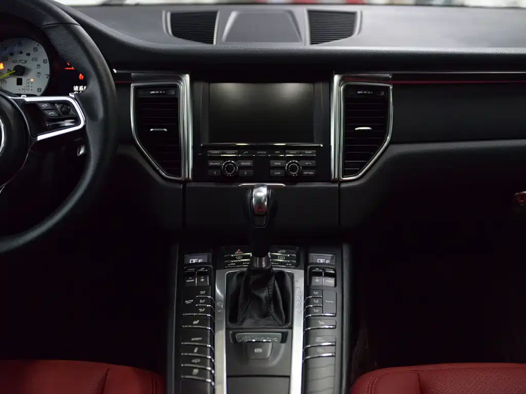 Porsche Macan — миниатюра 11