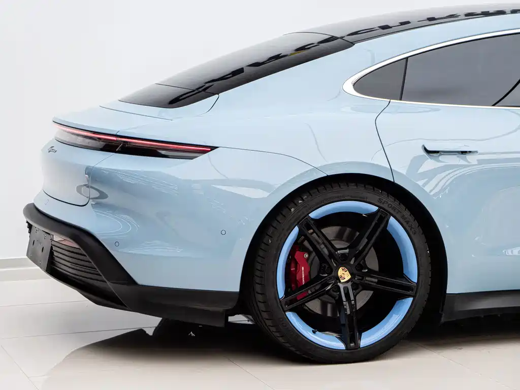 Porsche Taycan — миниатюра 10