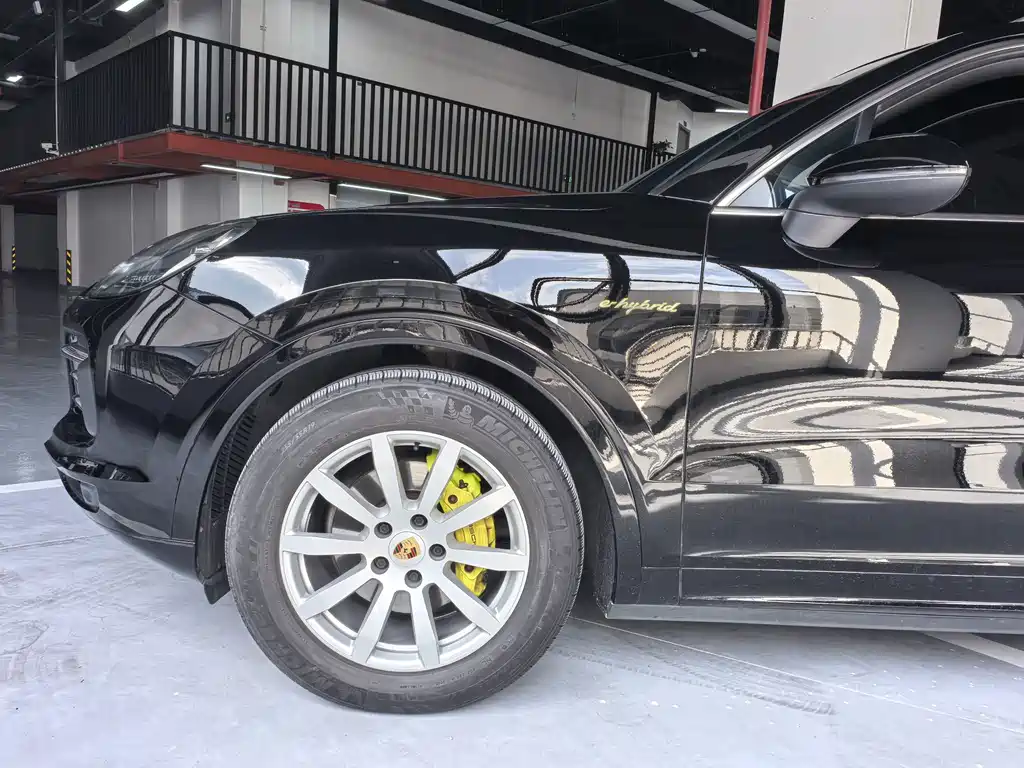 Porsche Cayenne Hybrid — миниатюра 18