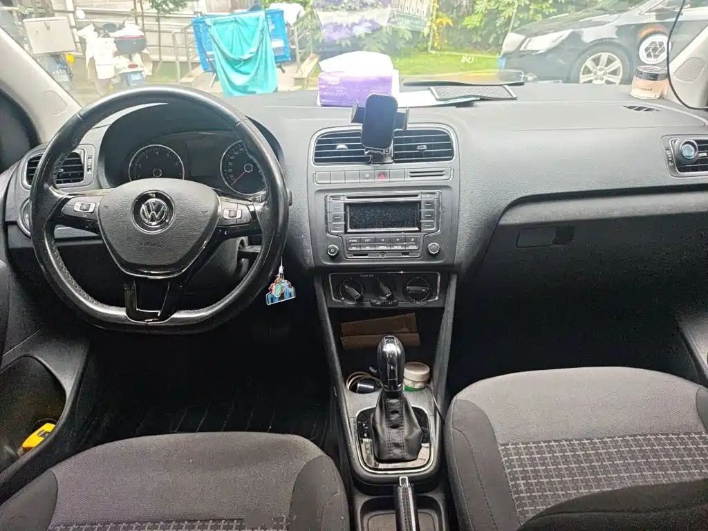 Volkswagen Polo — миниатюра 6