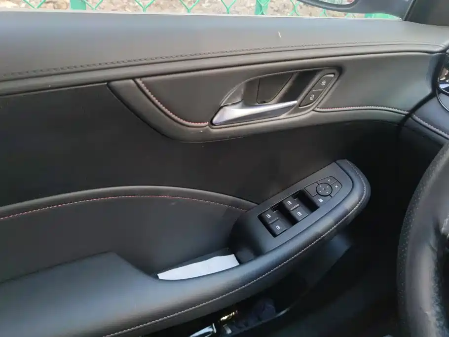 Roewe i5 — миниатюра 7