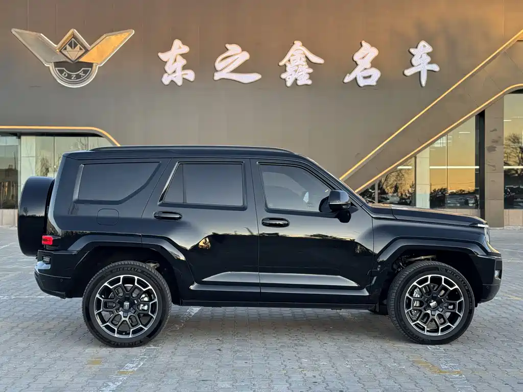 TANK TANK 700 NEW ENERGY