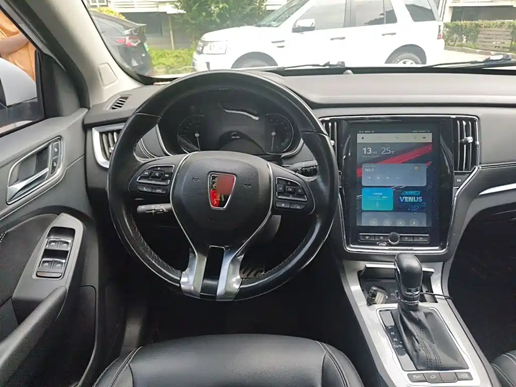 Roewe RX5 — миниатюра 7