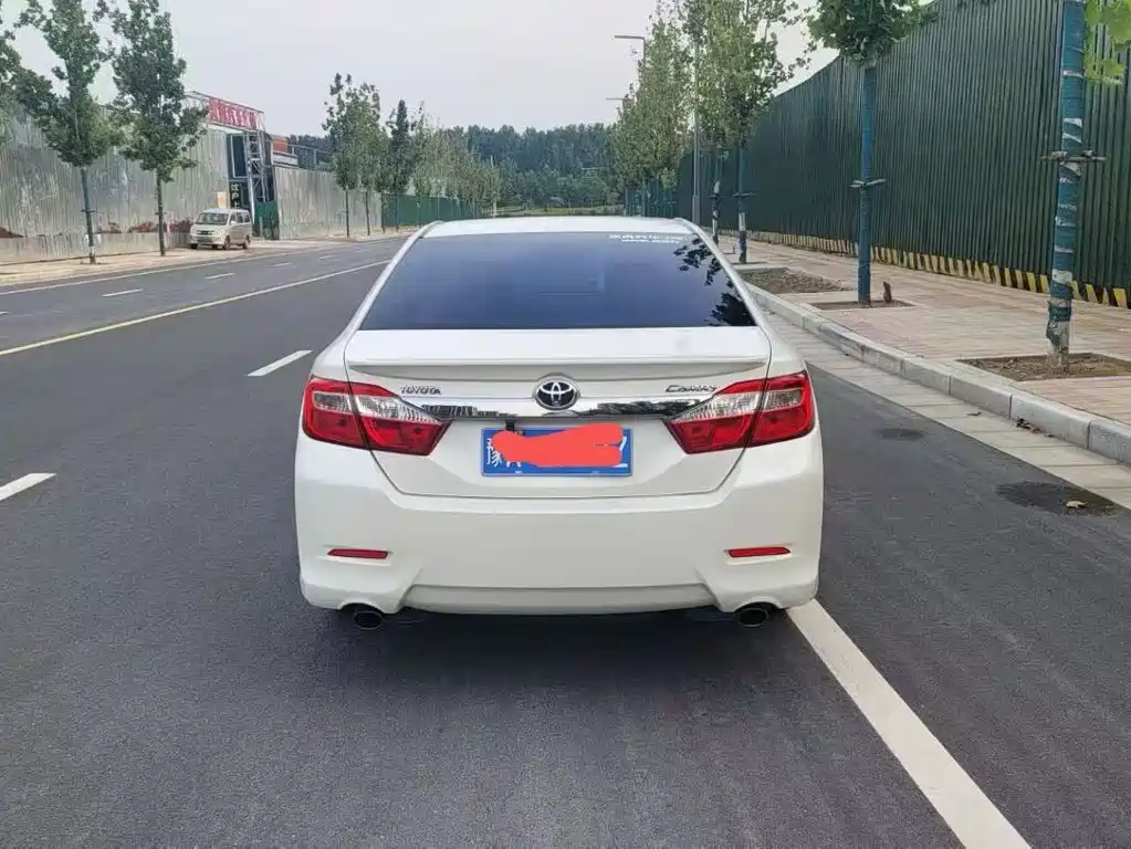 Toyota Camry — миниатюра 7
