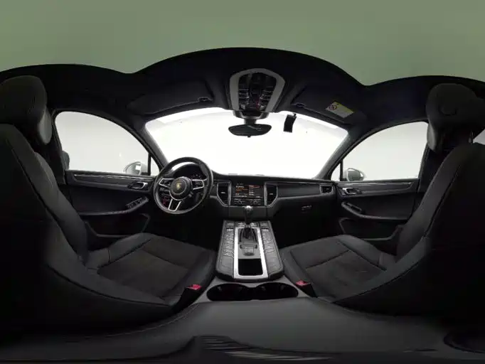 Porsche Macan — миниатюра 9