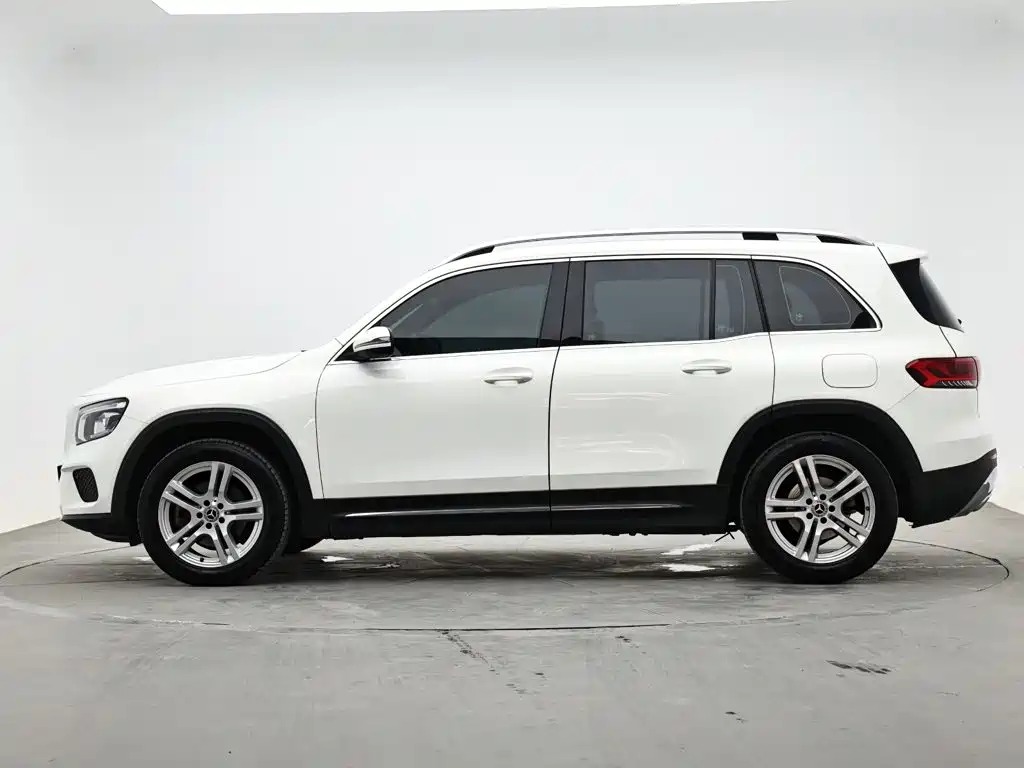 Mercedes-Benz GLB — миниатюра 6